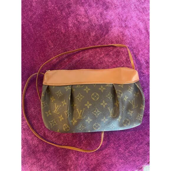 Louis Vuitton Handbags - SUPER RARE Vintage 80's LOUIS VUITTON Crossbody Bag Purse Small Mini